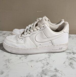 Nike Air Force 1 '07 Low Triple White Athletic Shoes CW2288-111 Size 25.5 Cm 8.5